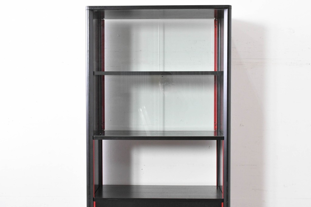 中古　希少モデル　Cassina(カッシーナ)　Brera(ブレラ)　ピエロ・デ・マルティーニ(Piero De Martini)　ガラス扉付きのキャビネット　(R-085995)