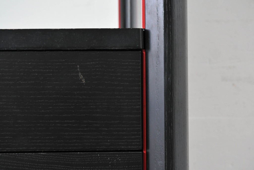 中古　希少モデル　Cassina(カッシーナ)　Brera(ブレラ)　ピエロ・デ・マルティーニ(Piero De Martini)　ガラス扉付きのキャビネット　(R-085995)