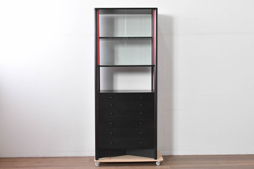 中古　希少モデル　Cassina(カッシーナ)　Brera(ブレラ)　ピエロ・デ・マルティーニ(Piero De Martini)　ガラス扉付きのキャビネット　(R-085995)