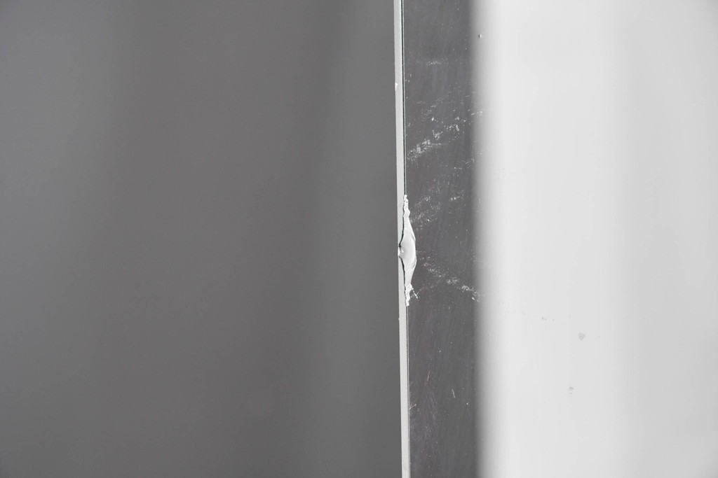 中古　希少モデル　Cassina(カッシーナ)　Brera(ブレラ)　ピエロ・デ・マルティーニ(Piero De Martini)　ガラス扉付きのキャビネット　(R-085996)