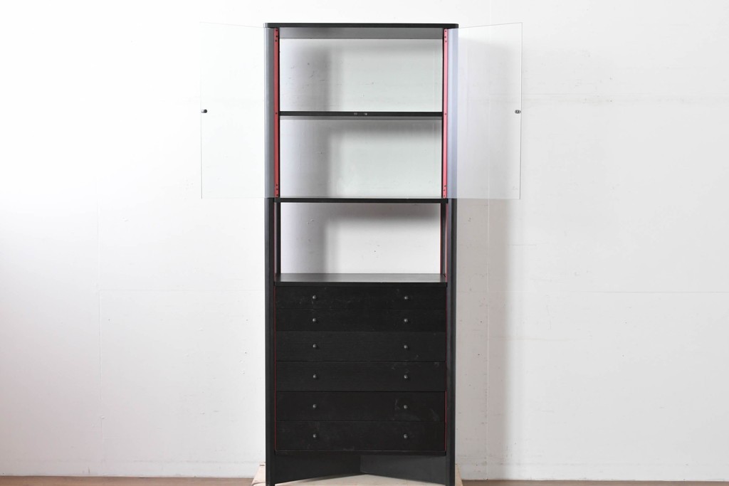 中古　希少モデル　Cassina(カッシーナ)　Brera(ブレラ)　ピエロ・デ・マルティーニ(Piero De Martini)　ガラス扉付きのキャビネット　(R-085996)
