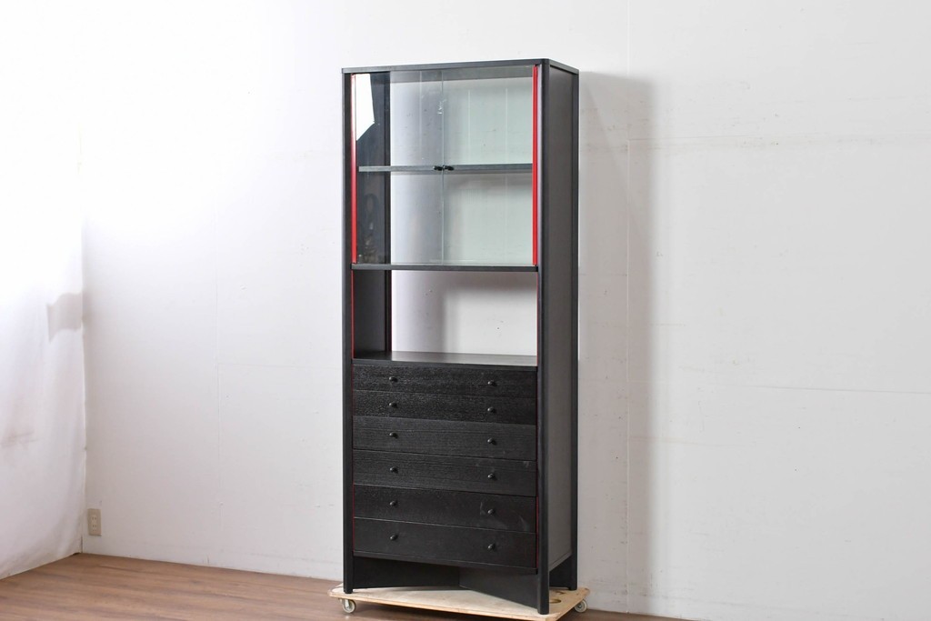 中古　希少モデル　Cassina(カッシーナ)　Brera(ブレラ)　ピエロ・デ・マルティーニ(Piero De Martini)　ガラス扉付きのキャビネット　(R-085996)