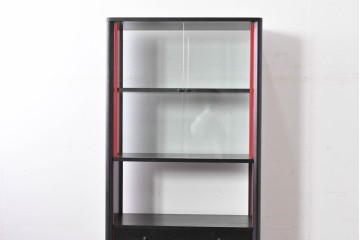 中古　希少モデル　Cassina(カッシーナ)　Brera(ブレラ)　ピエロ・デ・マルティーニ(Piero De Martini)　ガラス扉付きのキャビネット　(R-085996)