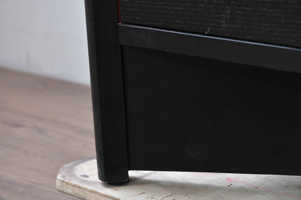 中古　希少モデル　Cassina(カッシーナ)　Brera(ブレラ)　ピエロ・デ・マルティーニ(Piero De Martini)　ガラス扉付きのキャビネット　(R-085996)