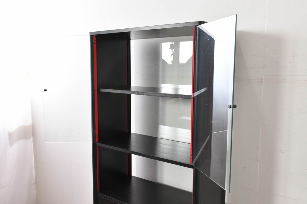 中古　希少モデル　Cassina(カッシーナ)　Brera(ブレラ)　ピエロ・デ・マルティーニ(Piero De Martini)　ガラス扉付きのキャビネット　(R-085996)