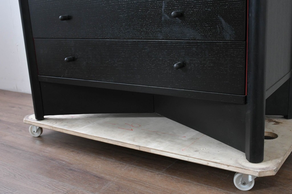 中古　希少モデル　Cassina(カッシーナ)　Brera(ブレラ)　ピエロ・デ・マルティーニ(Piero De Martini)　ガラス扉付きのキャビネット　(R-085996)