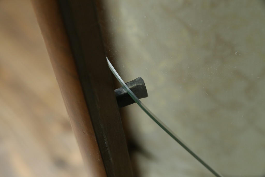 イギリスアンティーク　希少デザイン　BARGET BUILT(バーゲット・ビルト)　両サイドに隠し収納が付いたミラーバックガラスキャビネット　(R-085997)