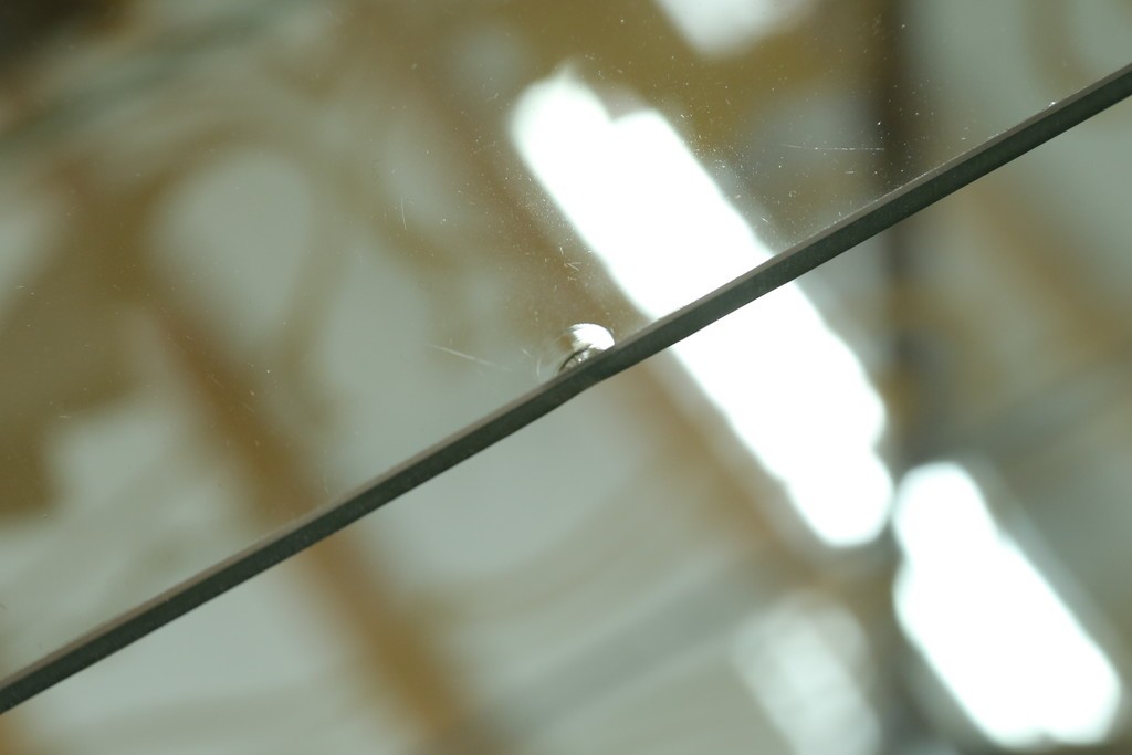 イギリスアンティーク　希少デザイン　BARGET BUILT(バーゲット・ビルト)　両サイドに隠し収納が付いたミラーバックガラスキャビネット　(R-085997)