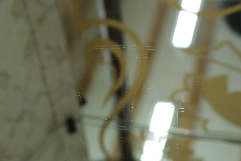 イギリスアンティーク　希少デザイン　BARGET BUILT(バーゲット・ビルト)　両サイドに隠し収納が付いたミラーバックガラスキャビネット　(R-085997)