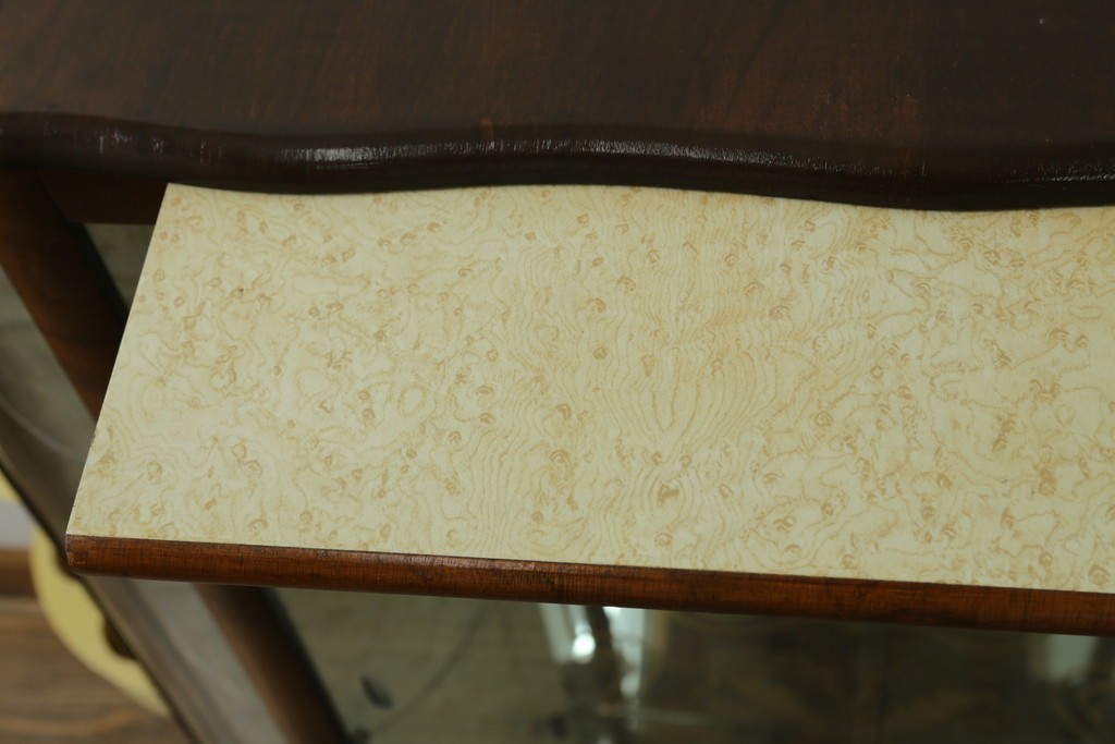 イギリスアンティーク　希少デザイン　BARGET BUILT(バーゲット・ビルト)　両サイドに隠し収納が付いたミラーバックガラスキャビネット　(R-085997)