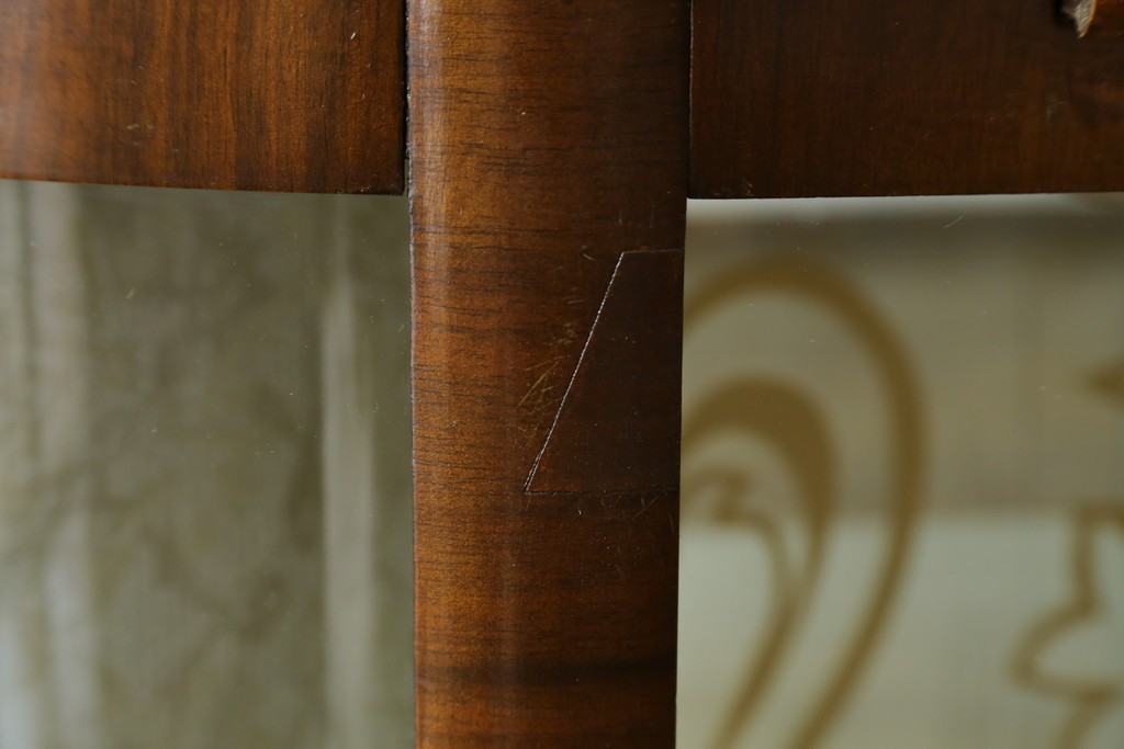 イギリスアンティーク　希少デザイン　BARGET BUILT(バーゲット・ビルト)　両サイドに隠し収納が付いたミラーバックガラスキャビネット　(R-085997)