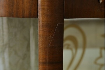 イギリスアンティーク　希少デザイン　BARGET BUILT(バーゲット・ビルト)　両サイドに隠し収納が付いたミラーバックガラスキャビネット　(R-085997)