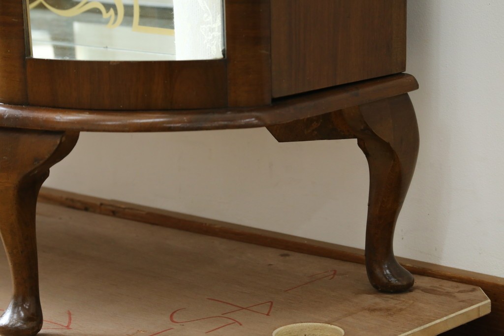 イギリスアンティーク　希少デザイン　BARGET BUILT(バーゲット・ビルト)　両サイドに隠し収納が付いたミラーバックガラスキャビネット　(R-085997)