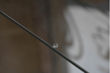 イギリスアンティーク　希少デザイン　BARGET BUILT(バーゲット・ビルト)　両サイドに隠し収納が付いたミラーバックガラスキャビネット　(R-085997)