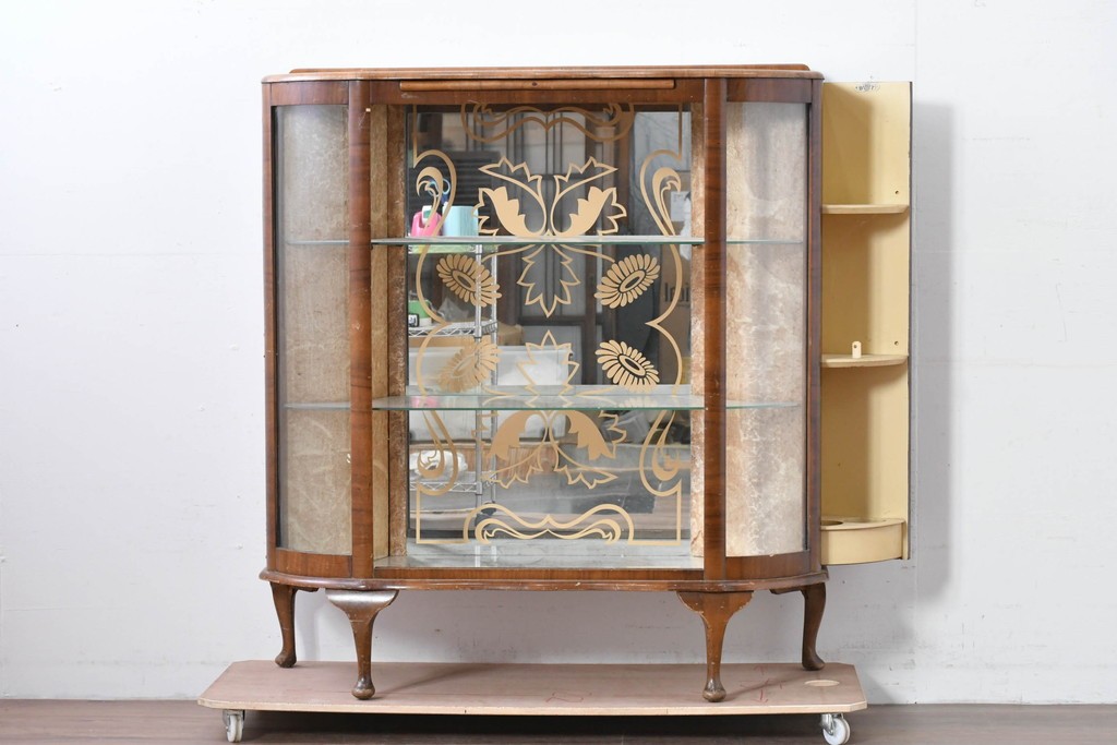 イギリスアンティーク　希少デザイン　BARGET BUILT(バーゲット・ビルト)　両サイドに隠し収納が付いたミラーバックガラスキャビネット　(R-085997)