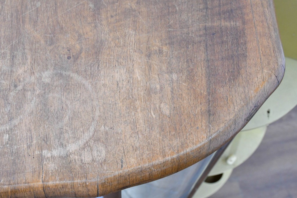 イギリスアンティーク　希少デザイン　BARGET BUILT(バーゲット・ビルト)　両サイドに隠し収納が付いたミラーバックガラスキャビネット　(R-085997)