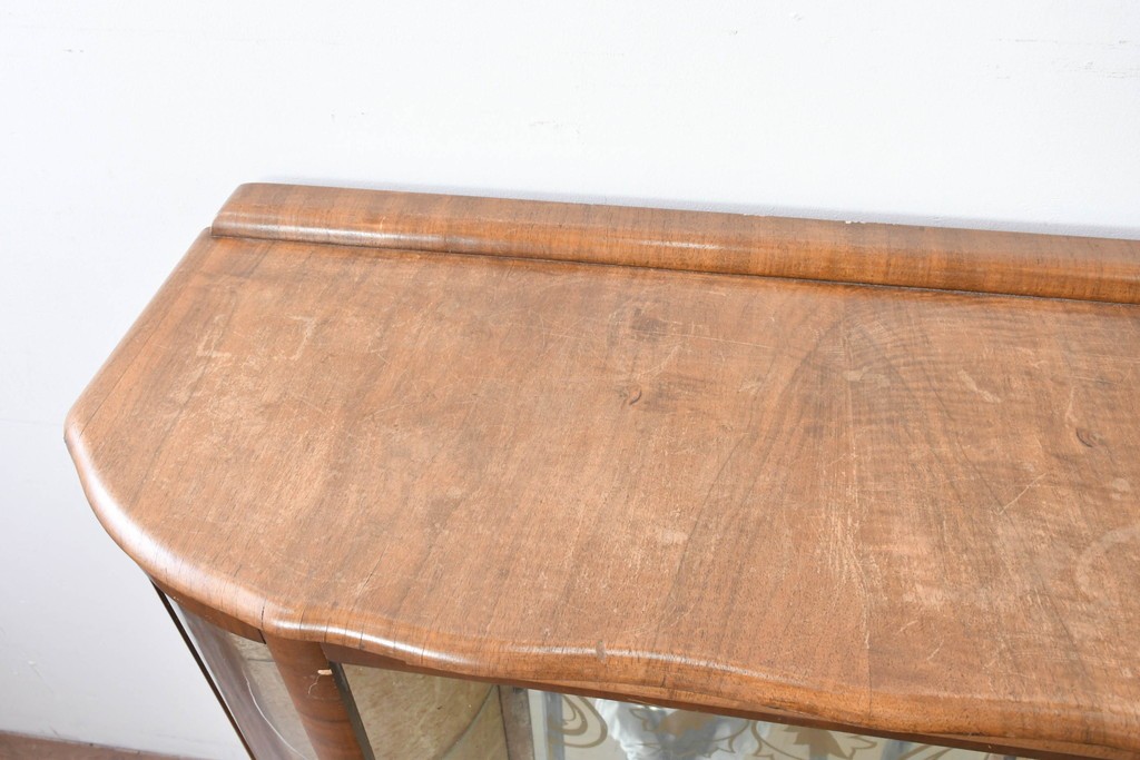 イギリスアンティーク　希少デザイン　BARGET BUILT(バーゲット・ビルト)　両サイドに隠し収納が付いたミラーバックガラスキャビネット　(R-085997)