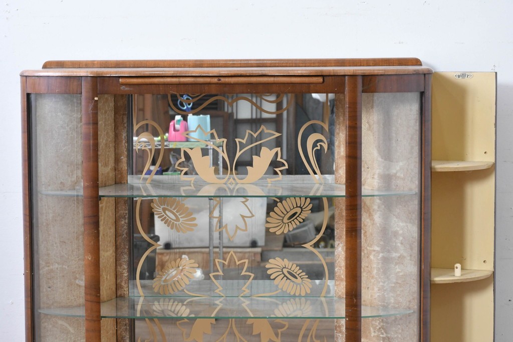 イギリスアンティーク　希少デザイン　BARGET BUILT(バーゲット・ビルト)　両サイドに隠し収納が付いたミラーバックガラスキャビネット　(R-085997)