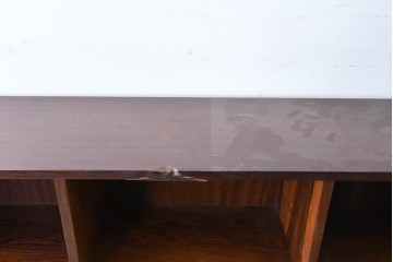 北欧ヴィンテージ　ローズウッド材　美しい木目が全面に広がる大容量収納のキャビネット　(R-085998)