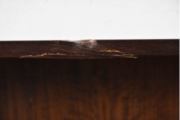 北欧ヴィンテージ　ローズウッド材　美しい木目が全面に広がる大容量収納のキャビネット　(R-085998)