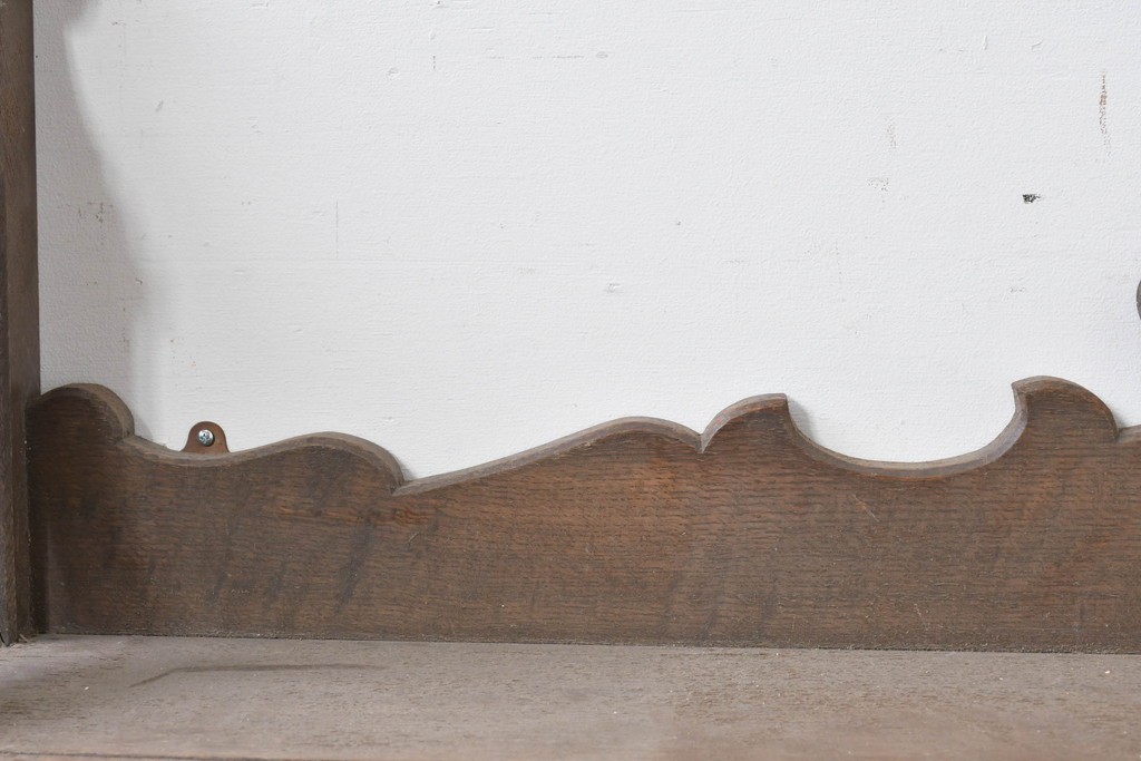 和製アンティーク　大正ロマン　ナラ材　曲線意匠が美しい古い洋館のウォールシェルフ　(R-086000)