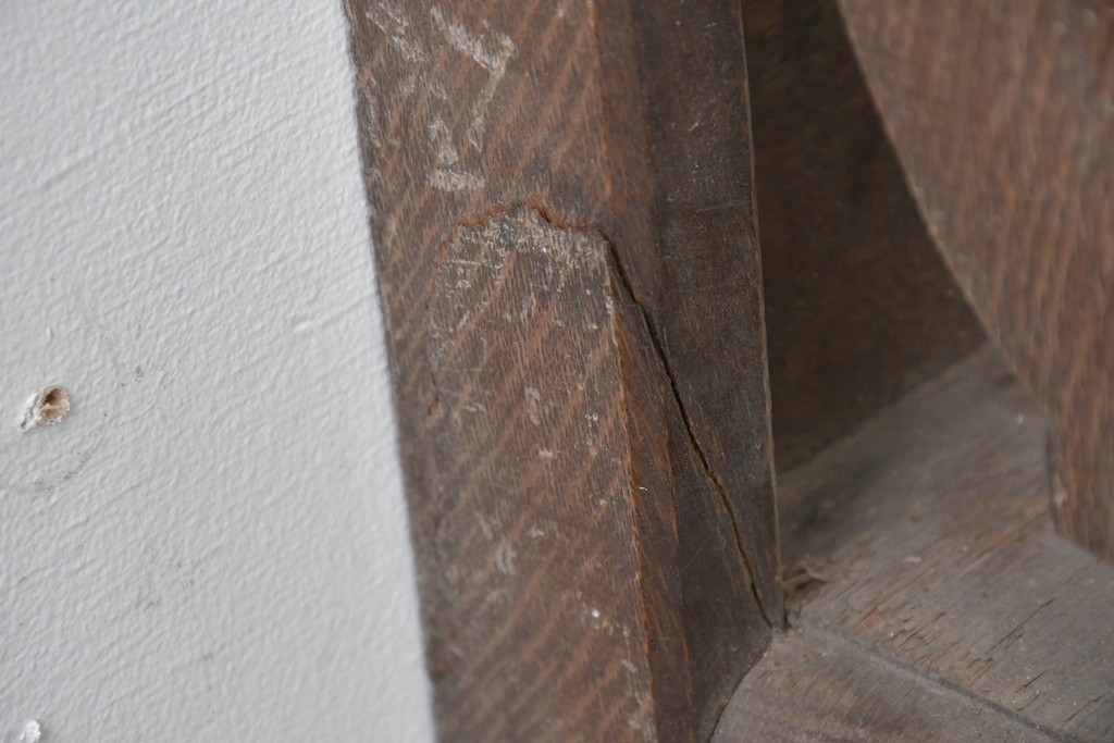 和製アンティーク　大正ロマン　ナラ材　曲線意匠が美しい古い洋館のウォールシェルフ　(R-086000)