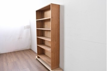 和製ヴィンテージ　ナチュラルテイストのお部屋にも取り入れやすい古い木のシンプルな本棚　(R-086001)