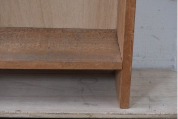 和製ヴィンテージ　ナチュラルテイストのお部屋にも取り入れやすい古い木のシンプルな本棚　(R-086001)