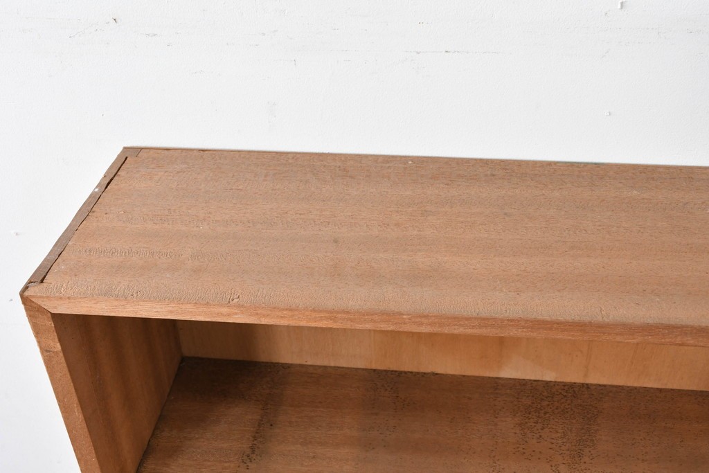 和製ヴィンテージ　ナチュラルテイストのお部屋にも取り入れやすい古い木のシンプルな本棚　(R-086001)