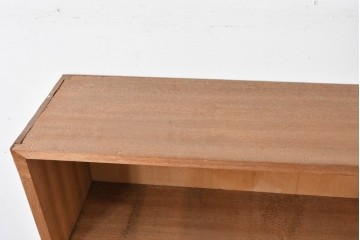 和製ヴィンテージ　ナチュラルテイストのお部屋にも取り入れやすい古い木のシンプルな本棚　(R-086001)