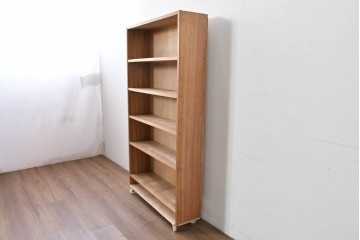 和製ヴィンテージ　ナチュラルテイストのお部屋にも取り入れやすい古い木のシンプルな本棚　(R-086002)