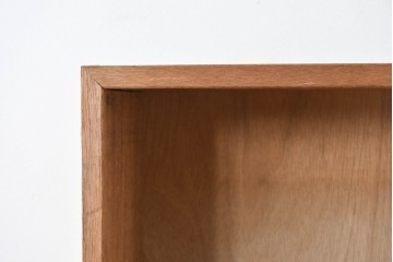 和製ヴィンテージ　ナチュラルテイストのお部屋にも取り入れやすい古い木のシンプルな本棚　(R-086003)