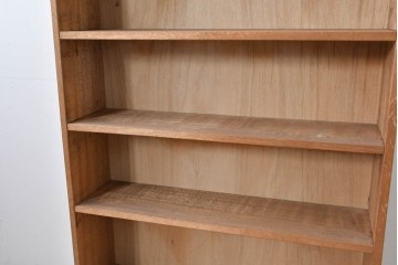 和製ヴィンテージ　ナチュラルテイストのお部屋にも取り入れやすい古い木のシンプルな本棚　(R-086003)