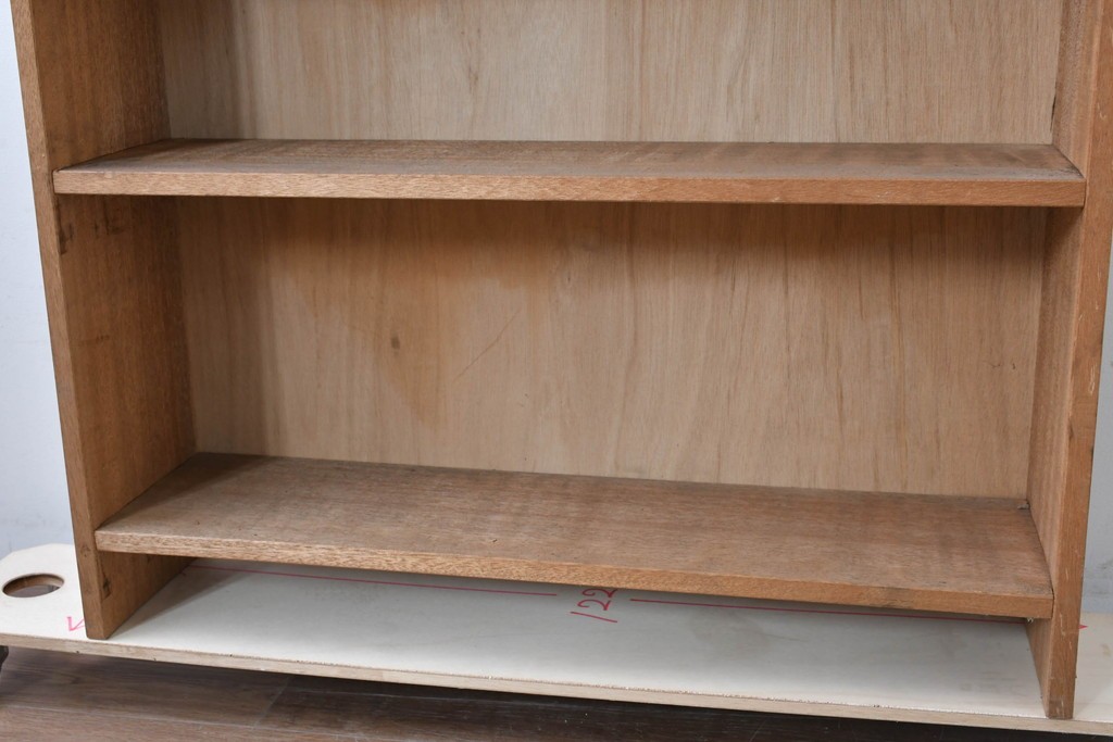 和製ヴィンテージ　ナチュラルテイストのお部屋にも取り入れやすい古い木のシンプルな本棚　(R-086003)