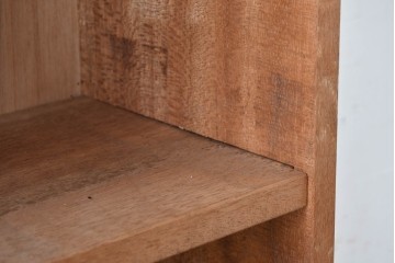 和製ヴィンテージ　ナチュラルテイストのお部屋にも取り入れやすい古い木のシンプルな本棚　(R-086003)