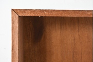 和製ヴィンテージ　ナチュラルテイストのお部屋にも取り入れやすい古い木のシンプルな本棚　(R-086004)