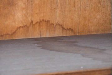 和製ヴィンテージ　ナチュラルテイストのお部屋にも取り入れやすい古い木のシンプルな本棚　(R-086004)