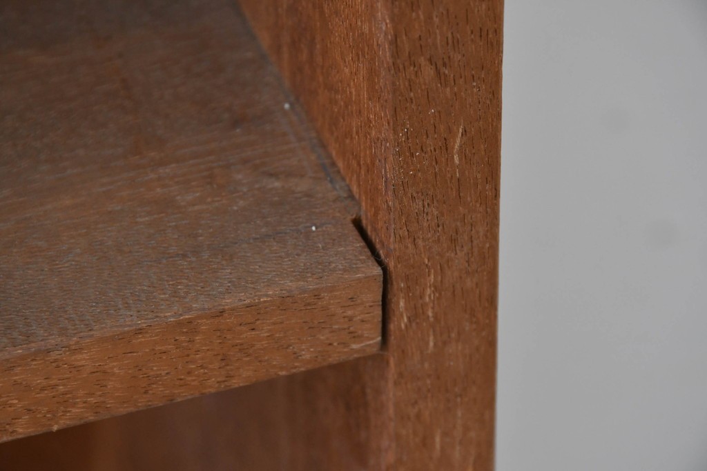 和製ヴィンテージ　ナチュラルテイストのお部屋にも取り入れやすい古い木のシンプルな本棚　(R-086004)