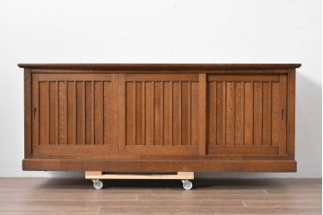 和製ヴィンテージ　国産職人手作りの逸品!!　総ナラ無垢材　格子戸付きサイドボード　製作費推定50万円　(R-086006)