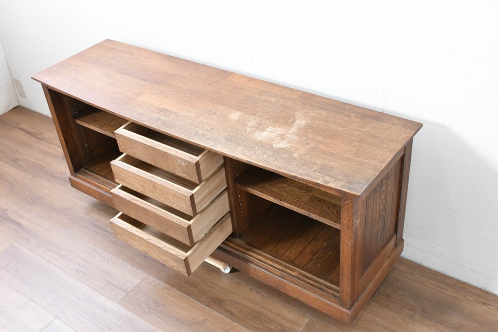 和製ヴィンテージ　国産職人手作りの逸品!!　総ナラ無垢材　格子戸付きサイドボード　製作費推定50万円　(R-086006)