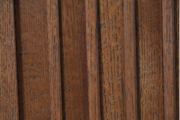 和製ヴィンテージ　国産職人手作りの逸品!!　総ナラ無垢材　格子戸付きサイドボード　製作費推定50万円　(R-086006)