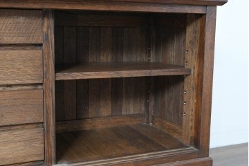 和製ヴィンテージ　国産職人手作りの逸品!!　総ナラ無垢材　格子戸付きサイドボード　製作費推定50万円　(R-086006)