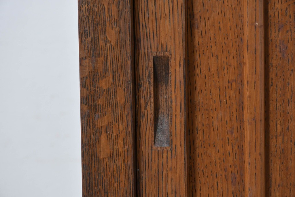 和製ヴィンテージ　国産職人手作りの逸品!!　総ナラ無垢材　格子戸付きサイドボード　製作費推定50万円　(R-086006)