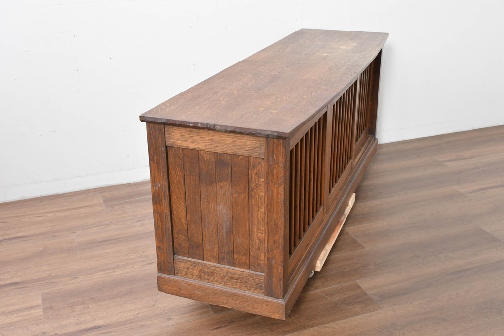 和製ヴィンテージ　国産職人手作りの逸品!!　総ナラ無垢材　格子戸付きサイドボード　製作費推定50万円　(R-086006)