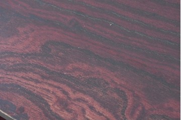 中古　岩谷堂箪笥　桜木作　伝統的な金具細工が映えるローチェスト　(R-086007)