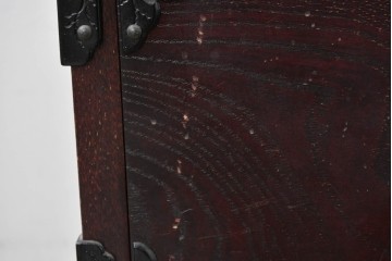 中古　岩谷堂箪笥　桜木作　伝統的な金具細工が映えるローチェスト　(R-086007)