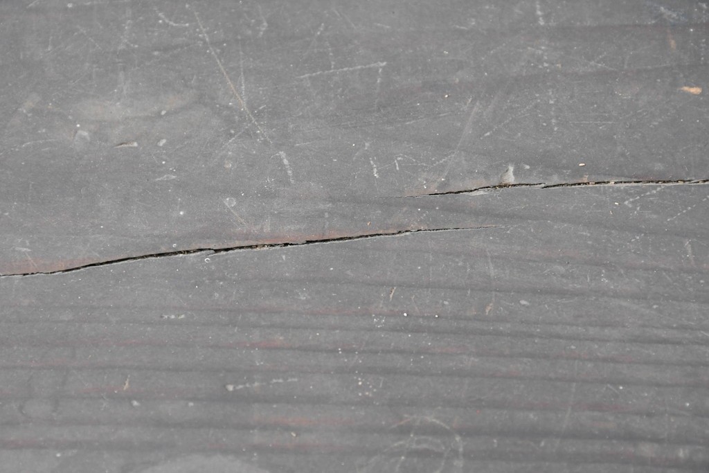 和製アンティーク　新潟産　重厚な金具が存在感を放つ観音扉付き帳場箪笥　(R-086008)