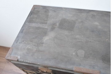 和製アンティーク　新潟産　重厚な金具が存在感を放つ観音扉付き帳場箪笥　(R-086008)