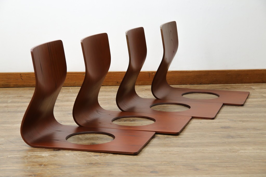 中古　美品　天童木工(Tendo)　欅材　継ぎ目のない一体感ある美しいラインが魅力の座椅子4脚セット　定価(4脚合計)約10万円　(R-086011)