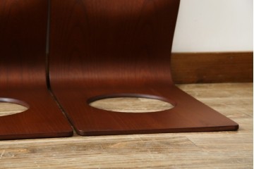 中古　美品　天童木工(Tendo)　欅材　継ぎ目のない一体感ある美しいラインが魅力の座椅子4脚セット　定価(4脚合計)約10万円　(R-086011)